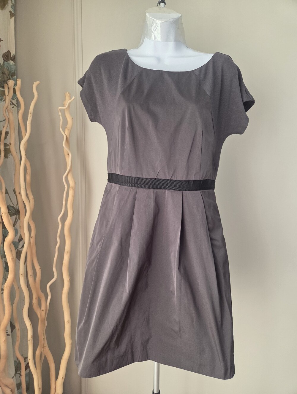Theory Gray Short-Sleeve Pleated Waist Dresstheory Sz.6